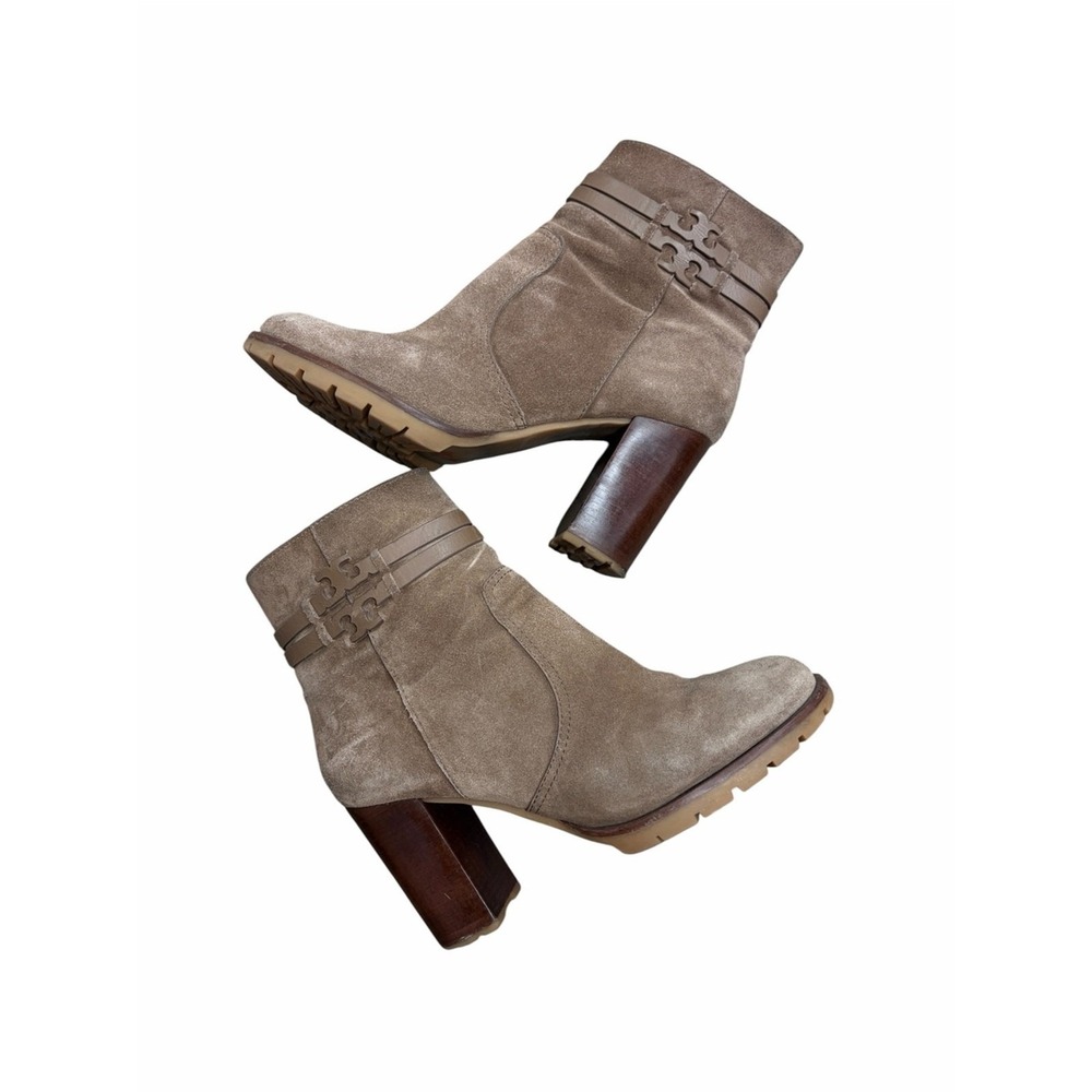 Tory Burch Tan Leigh Suede Block Heel‎ Ankle Boots Logo Strap Lug Sole 8.5